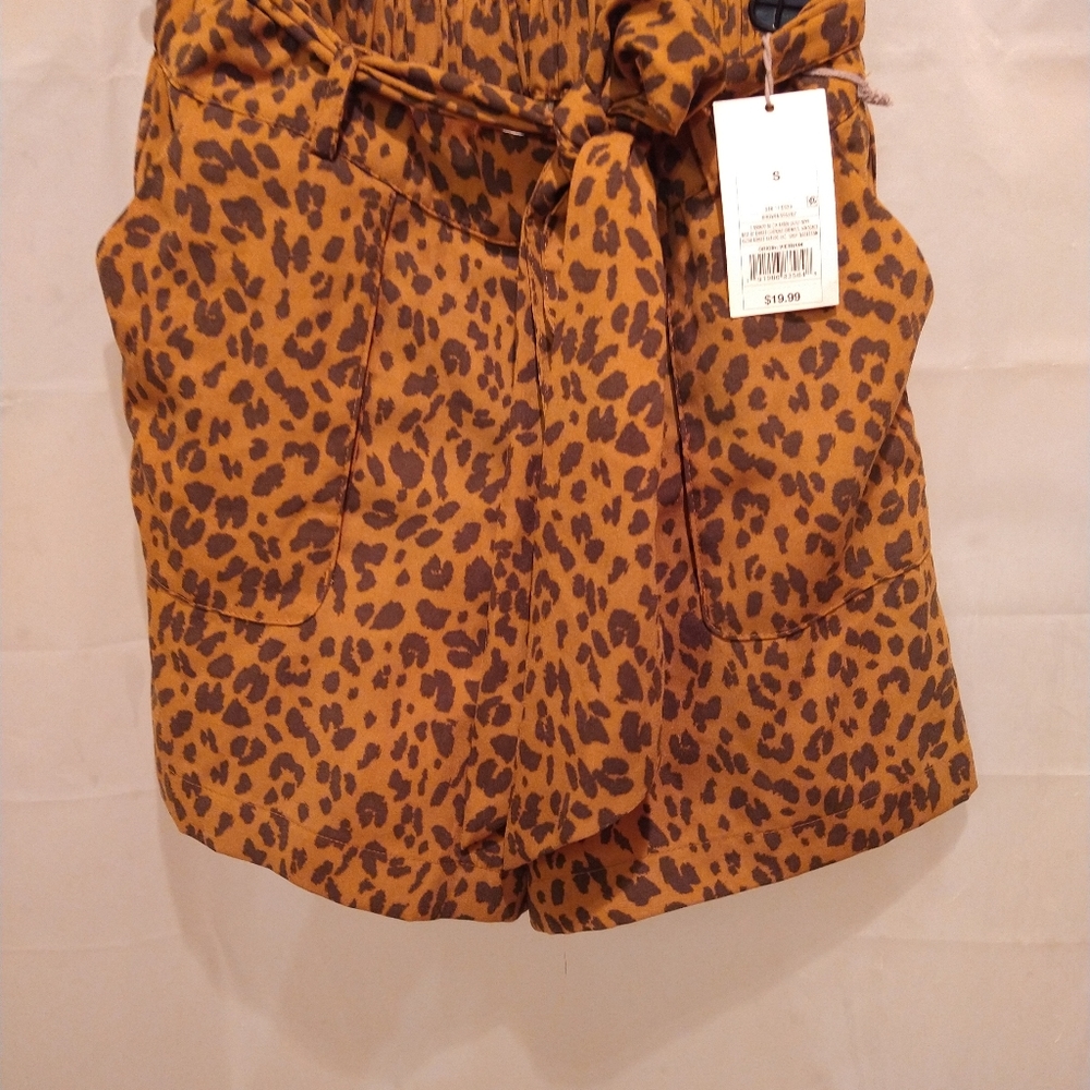 Super cute leopard print skort (skirt/skirt)